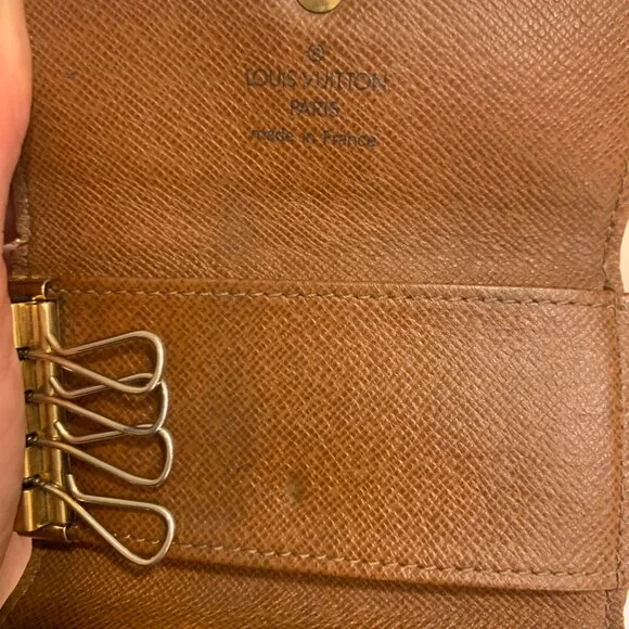 Louis Vuitton Monogram 4 key Multicles Holder Case - Picture 8 of 12